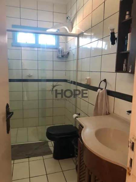 Casa a Venda com piscina: 11ª foto da galeria de imagens do imóvel