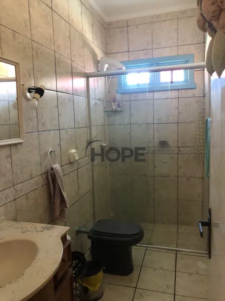 Casa a Venda com piscina: 9ª foto da galeria de imagens do imóvel