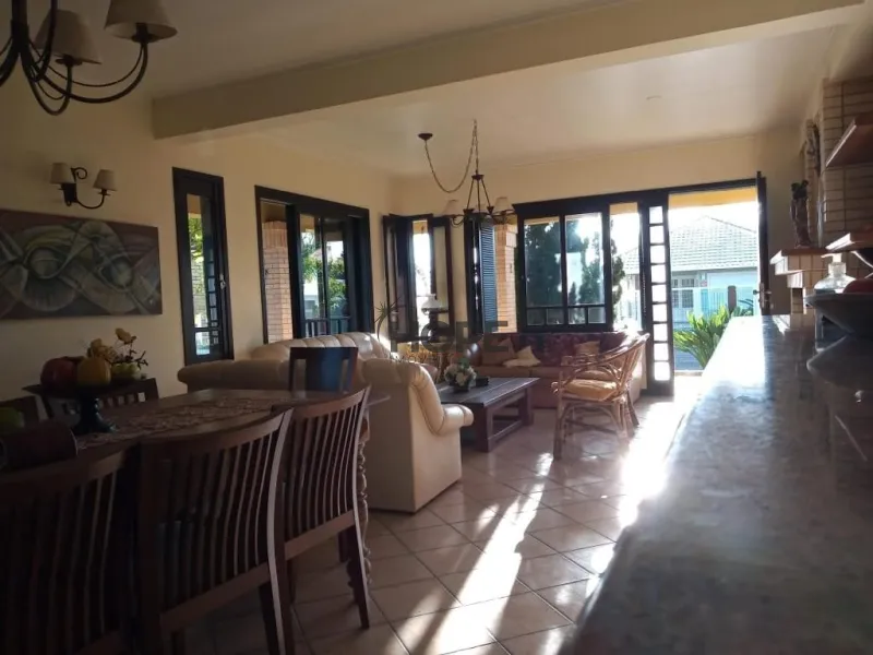 Sobrado com 4 dormitórios em bairro de Capão da Canoa: 18ª foto da galeria de imagens do imóvel