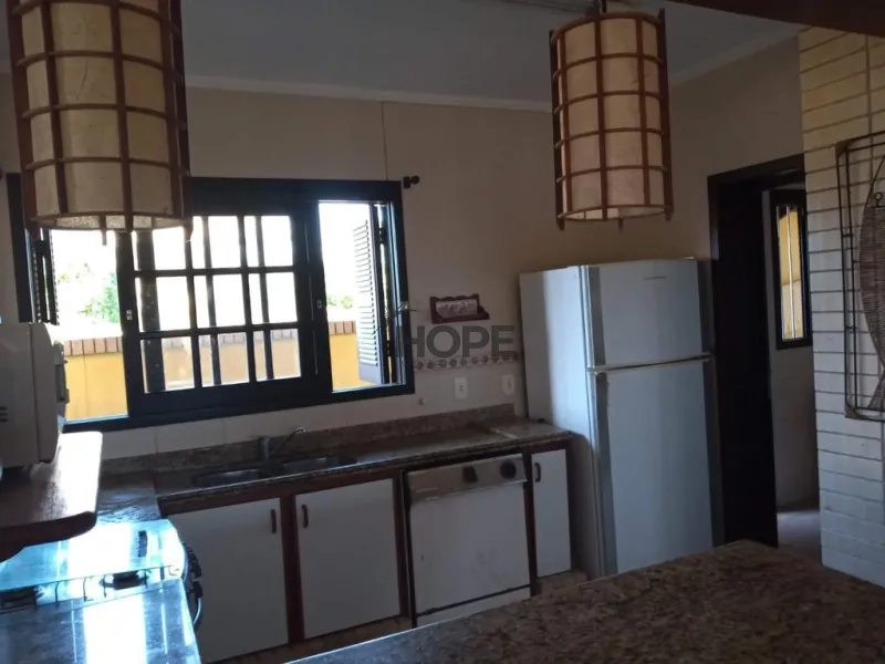 Sobrado com 4 dormitórios em bairro de Capão da Canoa: 9ª foto da galeria de imagens do imóvel