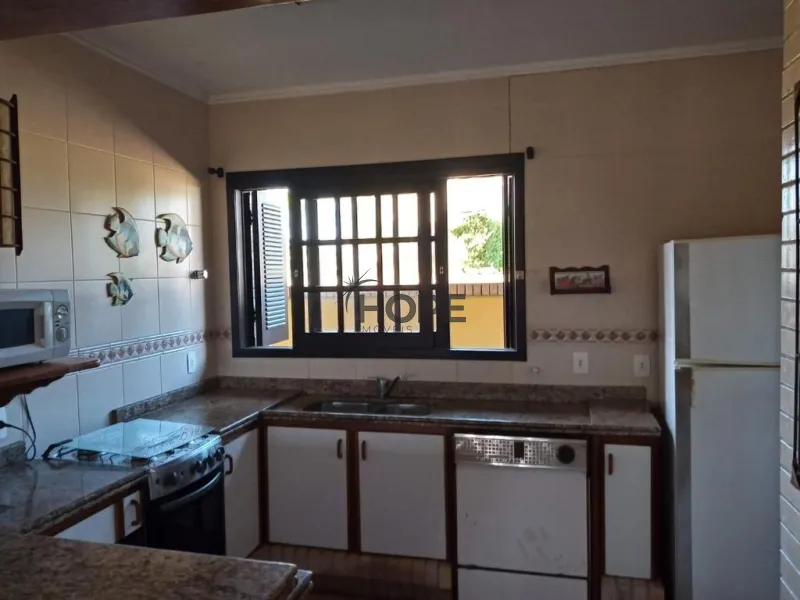 Sobrado com 4 dormitórios em bairro de Capão da Canoa: 17ª foto da galeria de imagens do imóvel