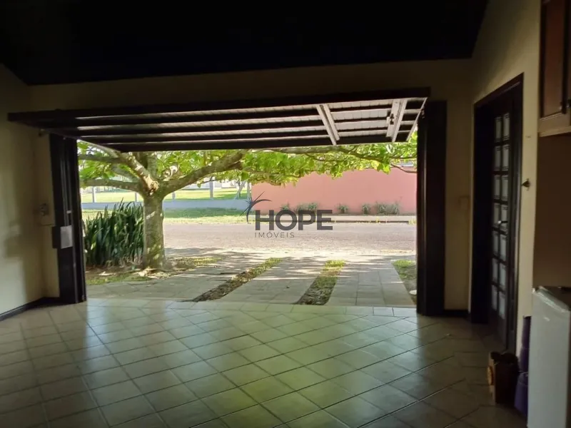 Sobrado com 4 dormitórios em bairro de Capão da Canoa: 15ª foto da galeria de imagens do imóvel