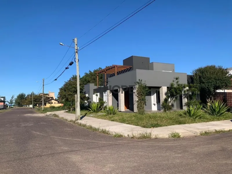 Casa com quatro dormitórios em bairro de Capão da Canoa: 17ª foto da galeria de imagens do imóvel