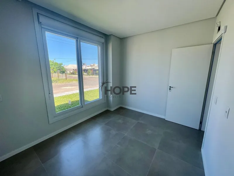 Casa com 3 dormitórios, sendo um suíte em bairro de Capão da Canoa: 4ª foto da galeria de imagens do imóvel