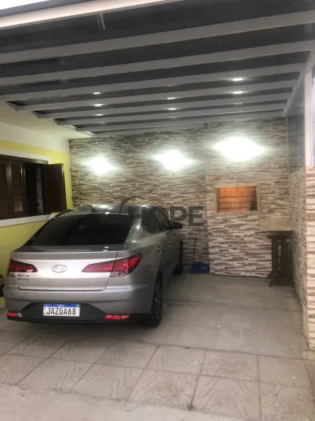 Casa de esquina na Av de Tramandaí: 2ª foto da galeria de imagens do imóvel