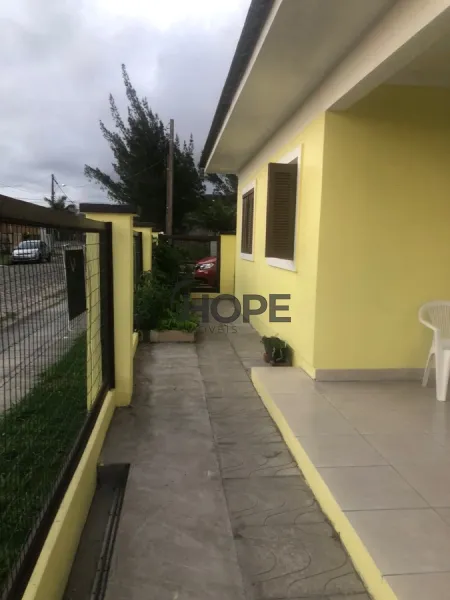 Casa de esquina na Av de Tramandaí: 3ª foto da galeria de imagens do imóvel