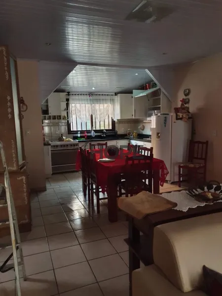 Casa ampla com piscina em Capão da Canoa: 7ª foto da galeria de imagens do imóvel