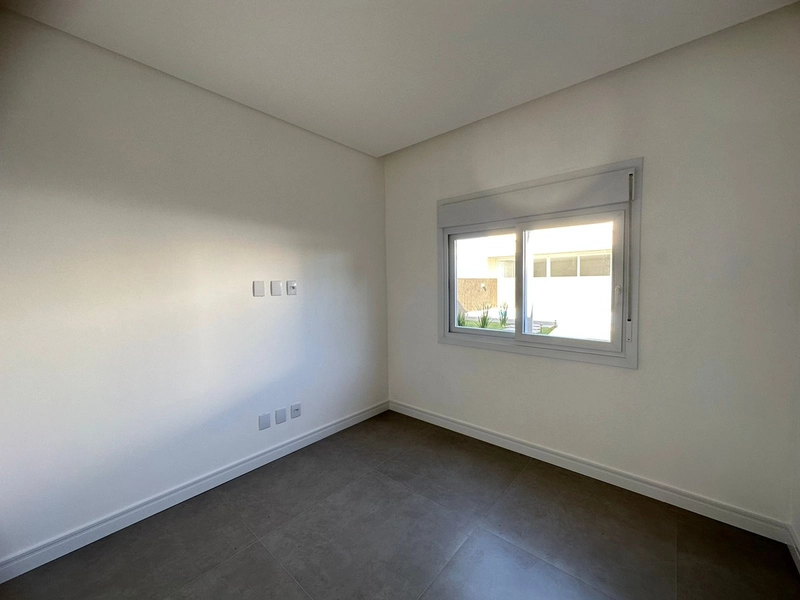 Sobrado com 4 dormitórios, sendo 3 suítes em Capão da Canoa: 10ª foto da galeria de imagens do imóvel