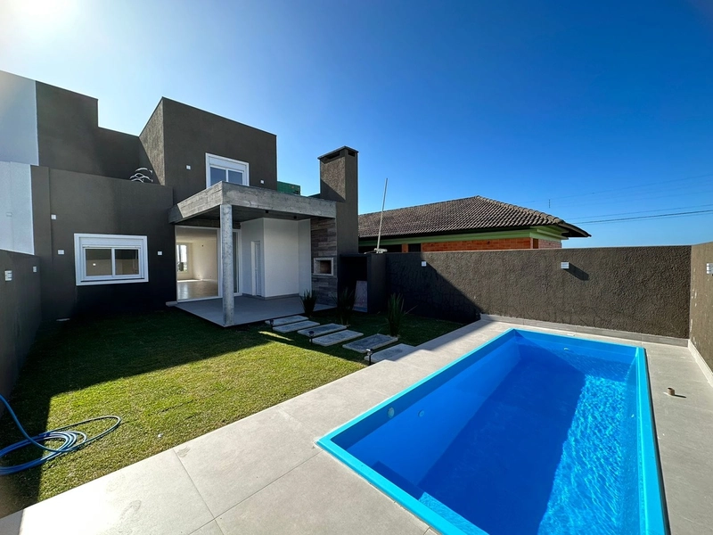 Sobrado com 4 dormitórios, sendo 3 suítes em Capão da Canoa: 14ª foto da galeria de imagens do imóvel