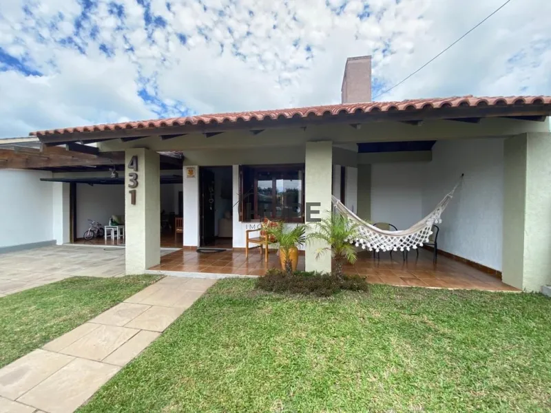 Casa com 3 dormitórios, sendo um suíte em Xangri-lá: 1ª foto da galeria de imagens do imóvel