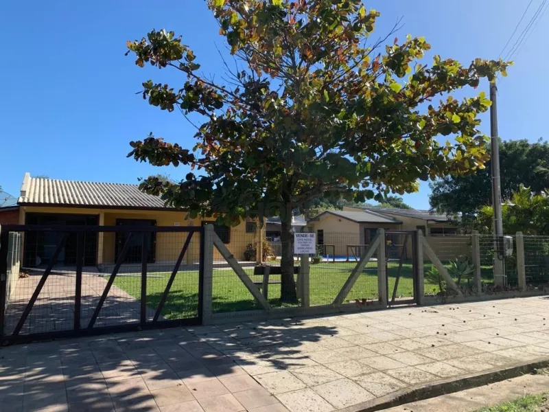 Casa com 3 dormitórios, sendo uma suíte em bairro de Capão da Canoa: 24ª foto da galeria de imagens do imóvel