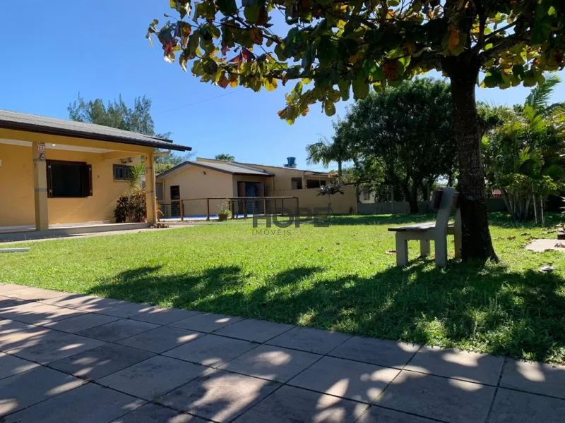 Casa com 3 dormitórios, sendo uma suíte em bairro de Capão da Canoa: 25ª foto da galeria de imagens do imóvel