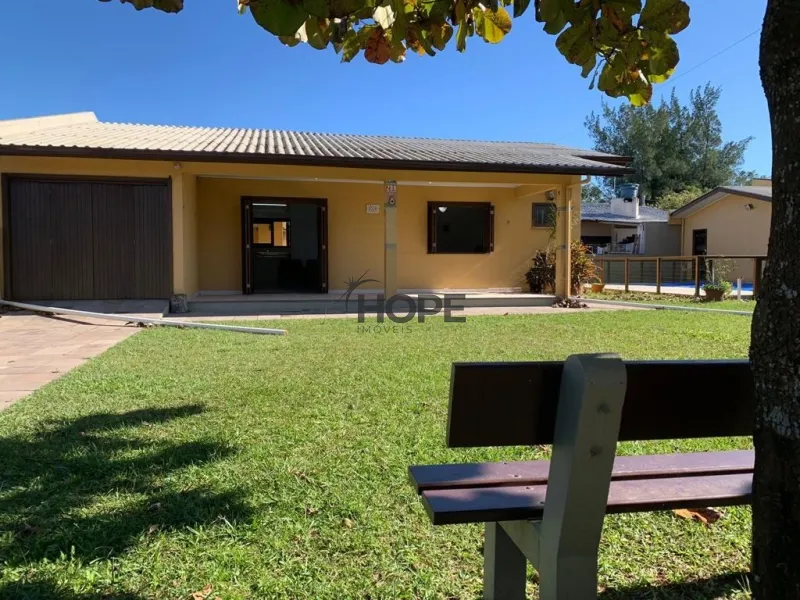 Casa com 3 dormitórios, sendo uma suíte em bairro de Capão da Canoa: 4ª foto da galeria de imagens do imóvel