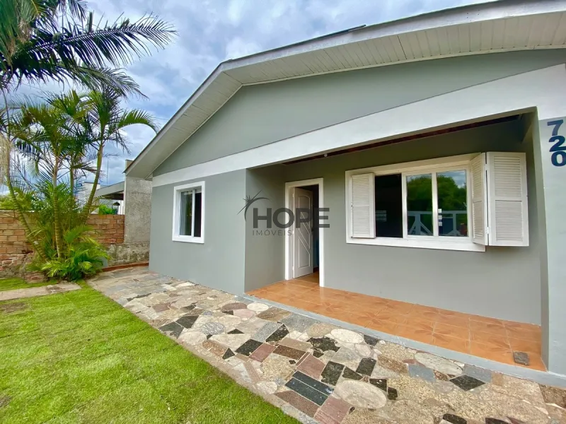 Casa com 4 dormitórios, sendo 2 suítes em Capão da Canoa: 1ª foto da galeria de imagens do imóvel