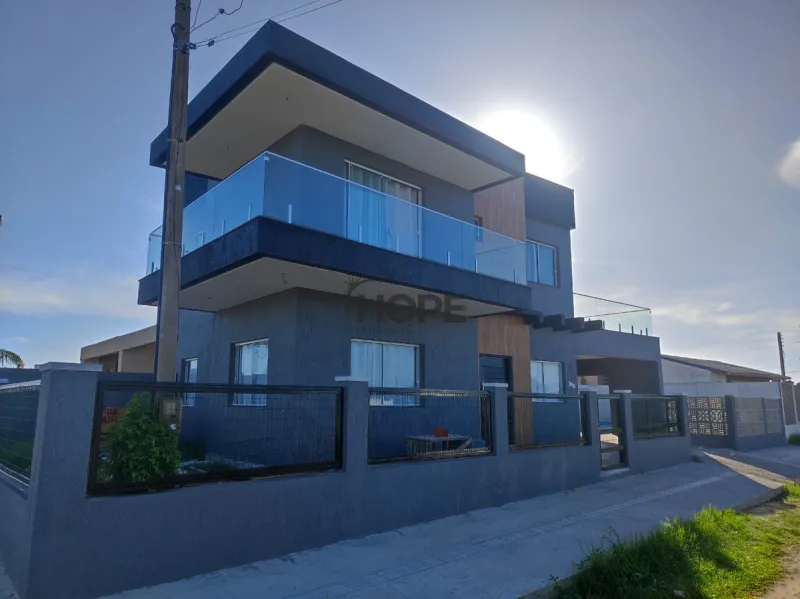 Casa com 4 dormitórios e piscina em Capão da Canoa: 9ª foto da galeria de imagens do imóvel