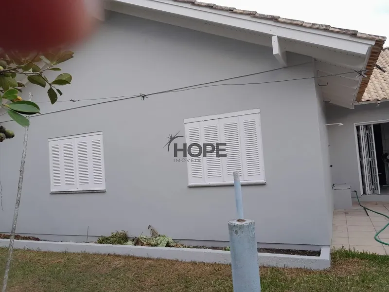 Linda casa com 3 dormitórios em praia de Capão da Canoa: 2ª foto da galeria de imagens do imóvel