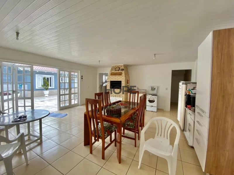 Casa composta por 4 dormitórios próxima ao mar de Capão da Canoa!: 8ª foto da galeria de imagens do imóvel