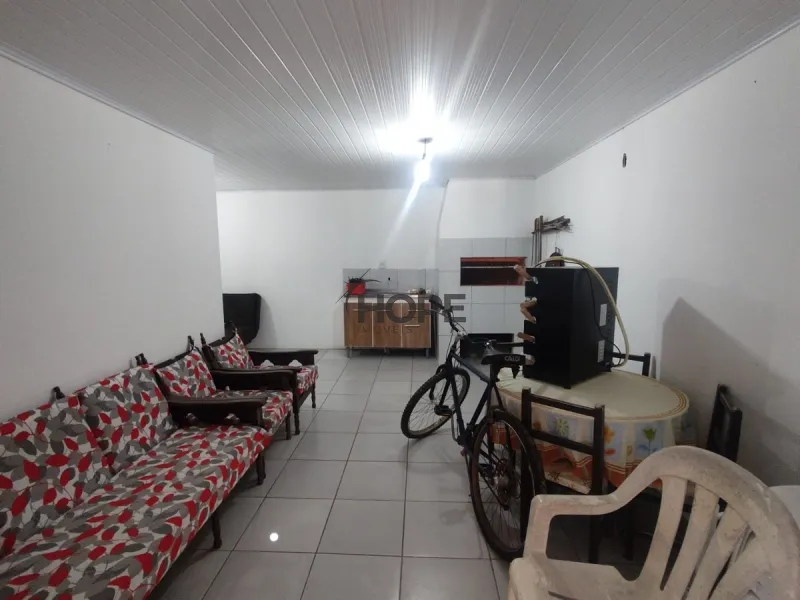 Casa com 4 dormitórios em Atlantida Sul: 2ª foto da galeria de imagens do imóvel