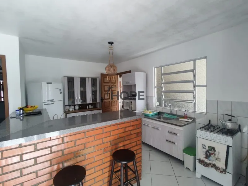 Casa com 4 dormitórios em Atlantida Sul: 5ª foto da galeria de imagens do imóvel