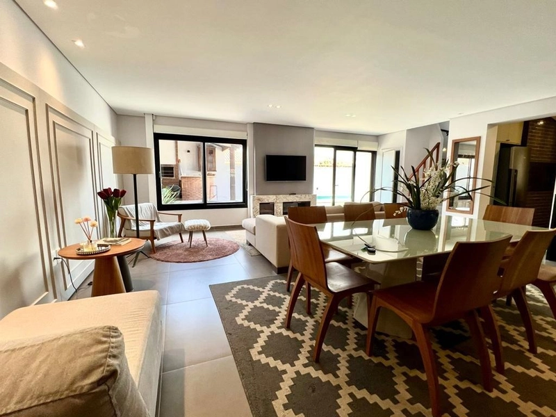 Casa com 5 suítes em Capão da Canoa!: 6ª foto da galeria de imagens do imóvel