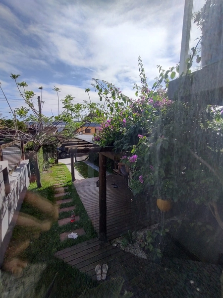 LINDA E ACONCHEGANTE CASA À VENDA EM XANGRI-LÁ: 4ª foto da galeria de imagens do imóvel