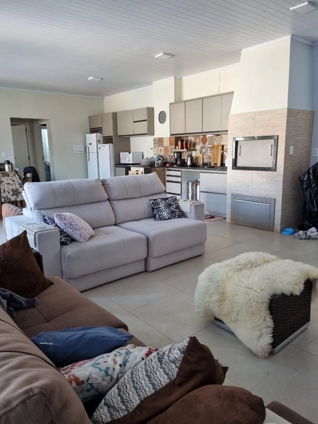 CASA COMPOSTA POR 3 DORMITÓRIOS!: 4ª foto da galeria de imagens do imóvel