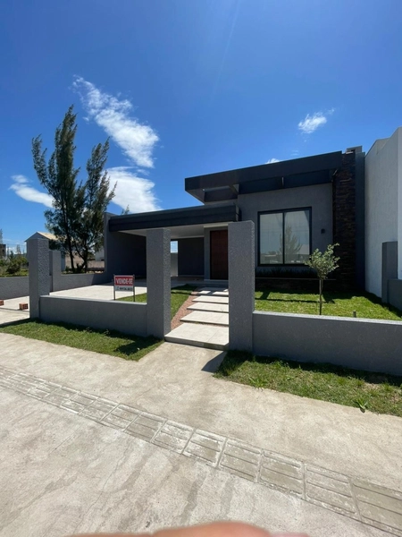 Casa com 3 dormitórios em Capão da Canoa!: 3ª foto da galeria de imagens do imóvel