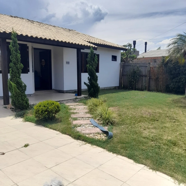 Casa com 2 dormitórios sendo um suíte em praia de Xangri-lá: 1ª foto da galeria de imagens do imóvel