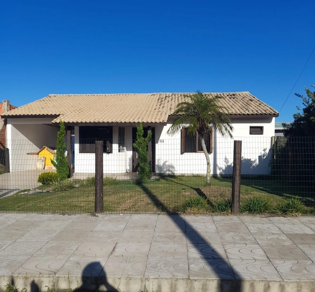 Casa com 2 dormitórios sendo um suíte em praia de Xangri-lá: 5ª foto da galeria de imagens do imóvel