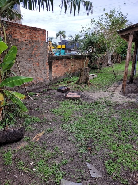 CASA A VENDA COM AMPLO TERRENO NA ZONA NOVA DE CAPÃO DA CANOA - RS: 2ª foto da galeria de imagens do imóvel