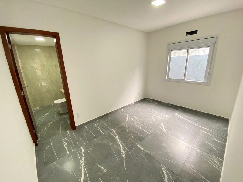 : 2ª foto da galeria de imagens do imóvel