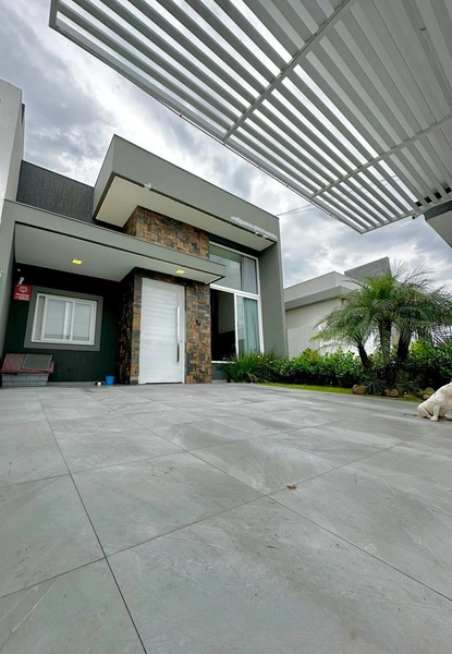 Casa 3 dormitórios em CAPÃO DA CANOA/Zona Nova: 2ª foto da galeria de imagens do imóvel