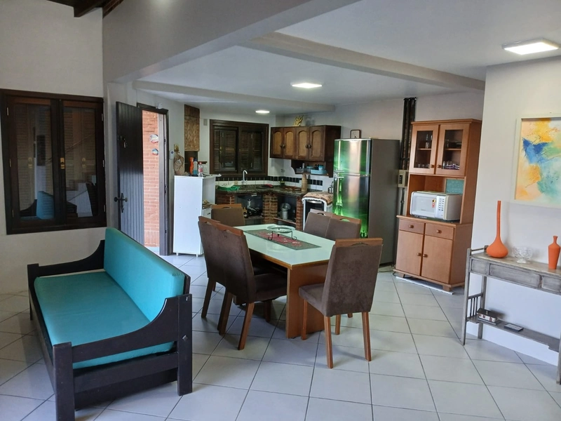 EXCELENTE CASA COM PISCINA E AMPLO PÁTIO À VENDA EM ATLÂNTIDA SUL: 15ª foto da galeria de imagens do imóvel