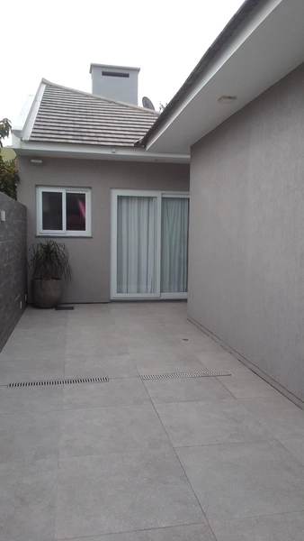 LINDA CASA COM PISCINA E ANEXO À VENDA EM ATLÂNTIDA SUL: 9ª foto da galeria de imagens do imóvel