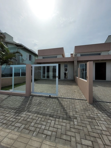 CASA DE ALTO PADRÃO EM CAPÃO DA CANOA-RS: 1ª foto da galeria de imagens do imóvel