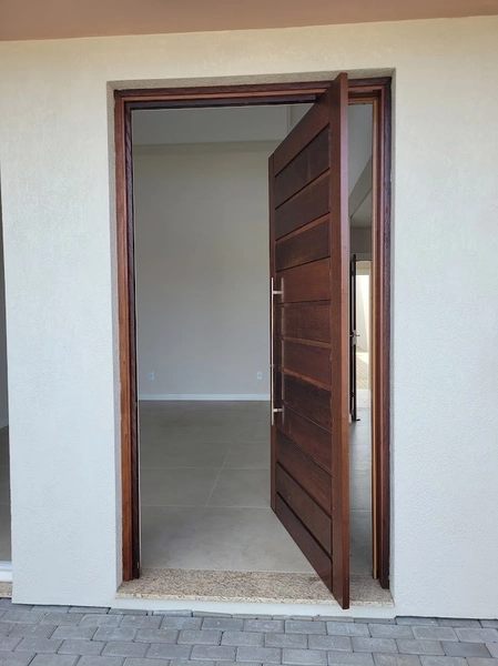 CASA DE ALTO PADRÃO EM CAPÃO DA CANOA-RS: 3ª foto da galeria de imagens do imóvel