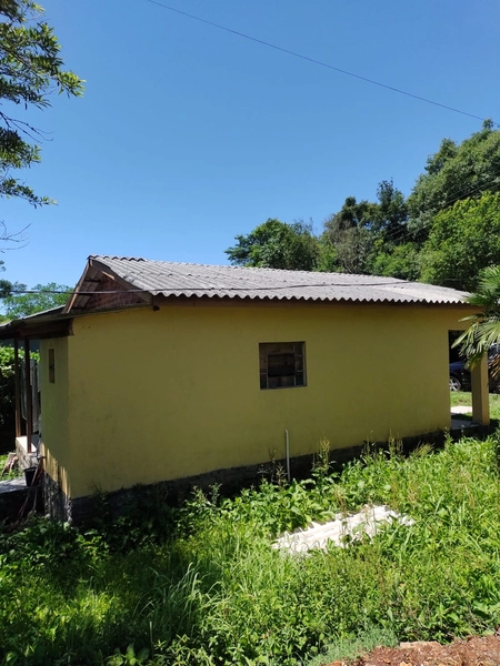 CASA A VENDA EM LOCAL TRANQUILO EM IVOTI-RS: 3ª foto da galeria de imagens do imóvel