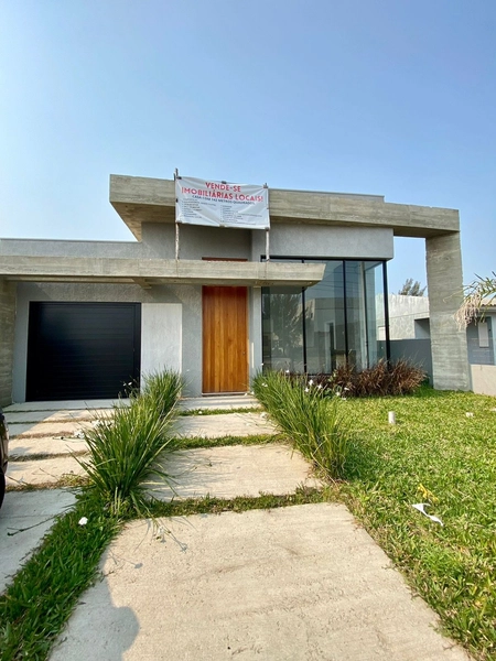 LINDA CASA LADO MAR À VENDA EM CAPÃO DA CANOA!: 2ª foto da galeria de imagens do imóvel