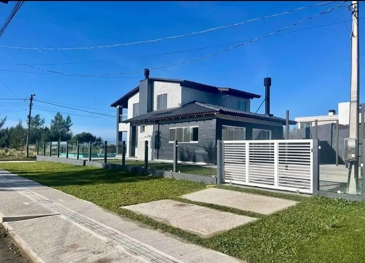 Casa 3 dormitórios, lado mar em Capão da Canoa/Jardim Beira Mar: 2ª foto da galeria de imagens do imóvel