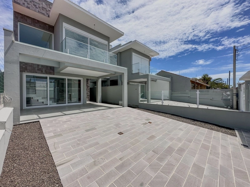 Sobrado Geminado em Capão da Canoa/ Zona Nova