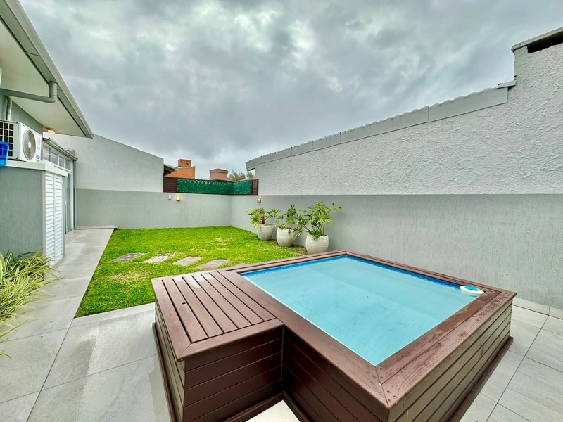 CASA 3 SUÍTES EM XANGRI-LÁ/CENTRO: 2ª foto da galeria de imagens do imóvel