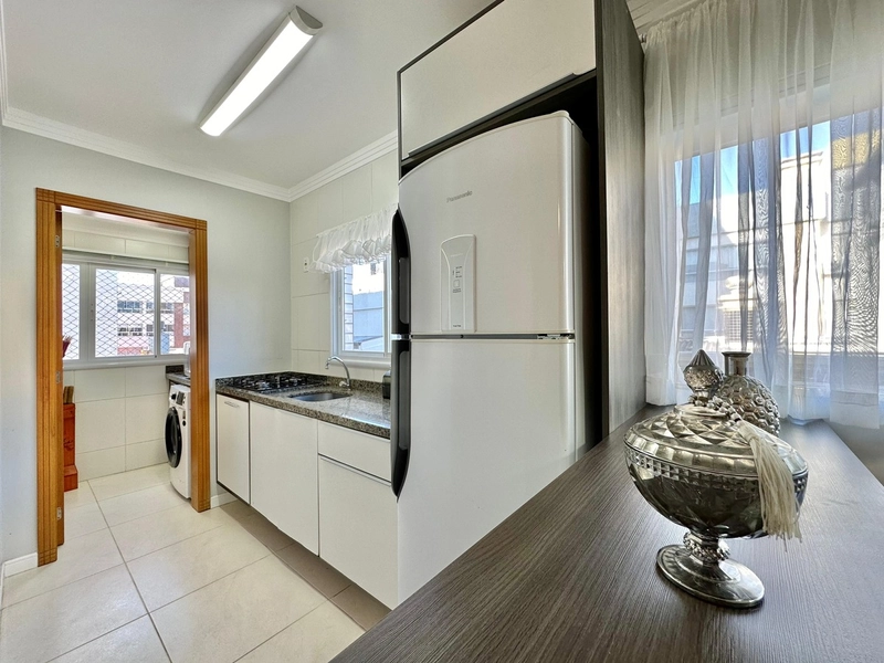 LINDO APARTAMENTO MOBILIADO E DECORADO À VENDA EM CAPÃO DA CANOA!: 4ª foto da galeria de imagens do imóvel