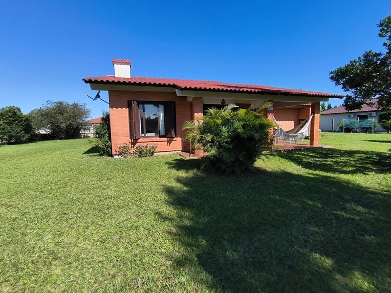 Linda casa lado mar à venda em Capão da Canoa!: 2ª foto da galeria de imagens do imóvel