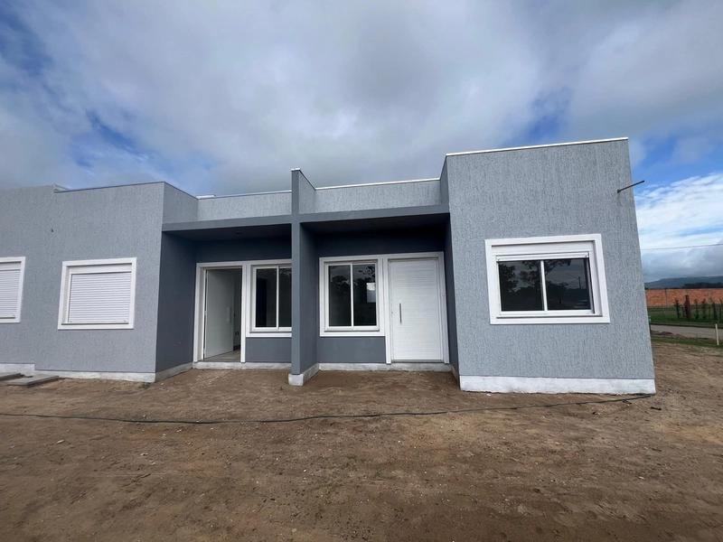 CASA NUNCA HABITADA À VENDA EM OSÓRIO!