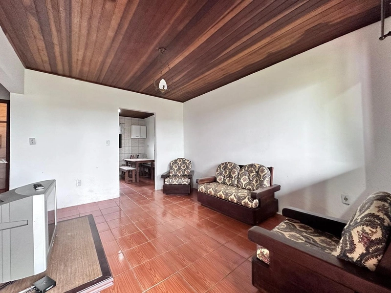 Ótima casa com amplo terreno à venda em Atlântida Sul!: 3ª foto da galeria de imagens do imóvel