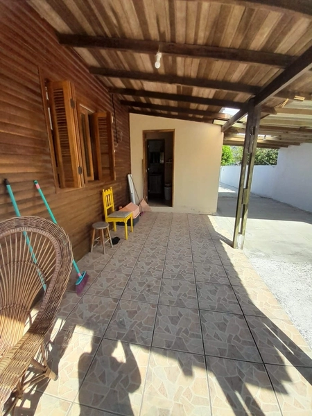 Excelente casa mista com amplo terreno à venda!: 3ª foto da galeria de imagens do imóvel