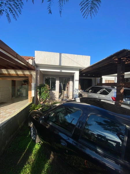 Linda casa à venda em Capão Novo!: 1ª foto da galeria de imagens do imóvel