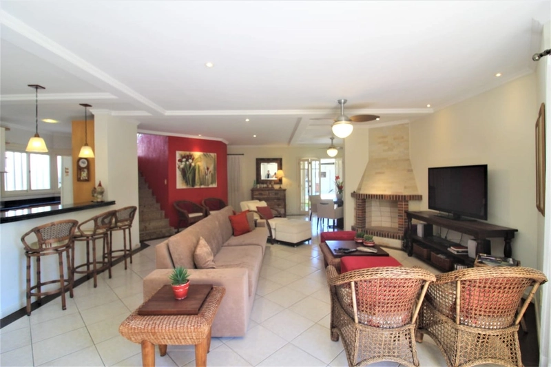 CASA 4 DORMITÓRIOS EM XANGRI-LÁ/ATLÂNTIDA: 12ª foto da galeria de imagens do imóvel