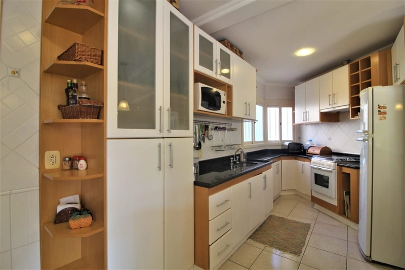 CASA 4 DORMITÓRIOS EM XANGRI-LÁ/ATLÂNTIDA: 3ª foto da galeria de imagens do imóvel