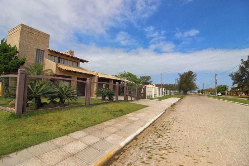 CASA 4 DORMITÓRIOS EM XANGRI-LÁ/REMANSO: 4ª foto da galeria de imagens do imóvel